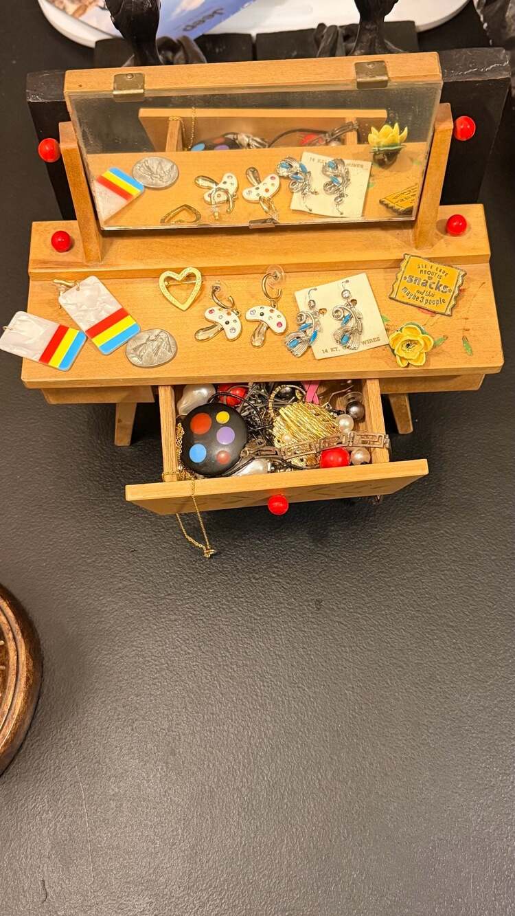 Rare Red Robin Japan Vintage, Antique Miniature Doll House Furniture & Jewelry